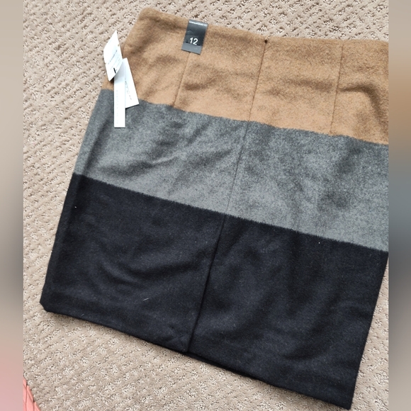 Amanda & Chelsea Brushed Colorblock Mini Skirt - Picture 3 of 7